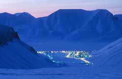 Mørketid i Longyearbyen. Foto: Jan Grønseth Svalbard reiseliv AS
